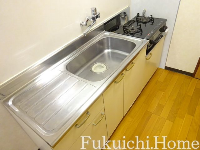 都営大江戸線 西新宿五丁目駅 徒歩10分 3階建 築49年のキッチン写真