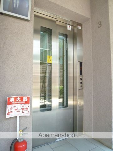 小田急線 世田谷代田駅 徒歩5分 3階建 築19年の外観写真