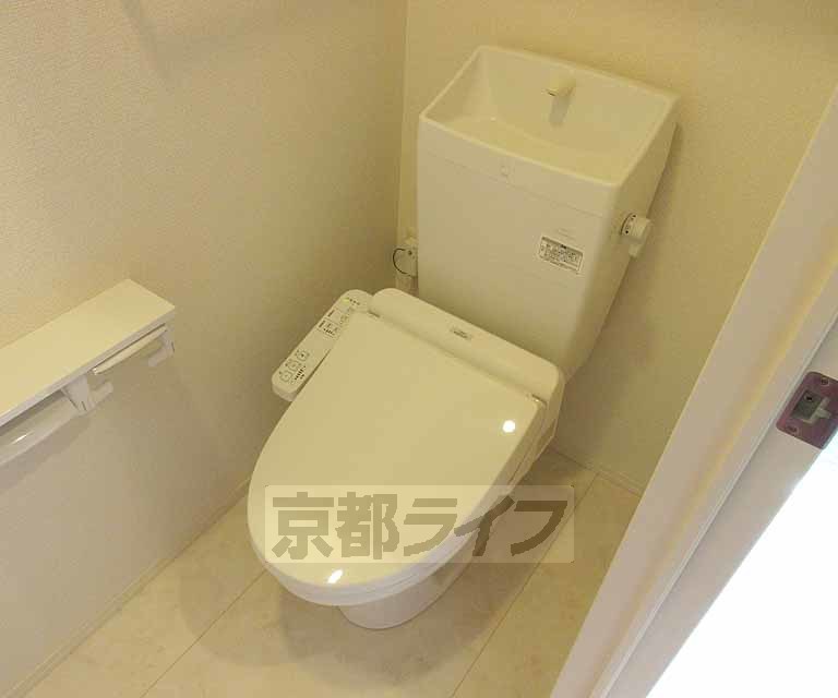 地下鉄東西線 醍醐駅 徒歩6分 3階建 築4年のトイレ写真