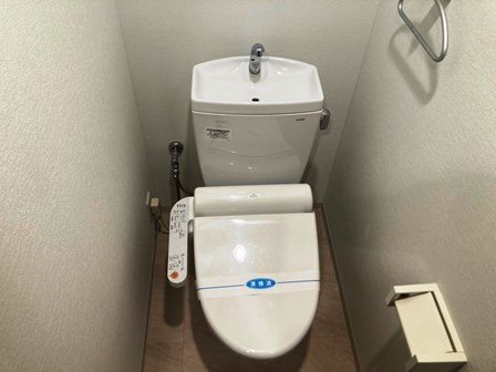 阪神本線 尼崎駅 徒歩7分 15階建 築13年のトイレ写真