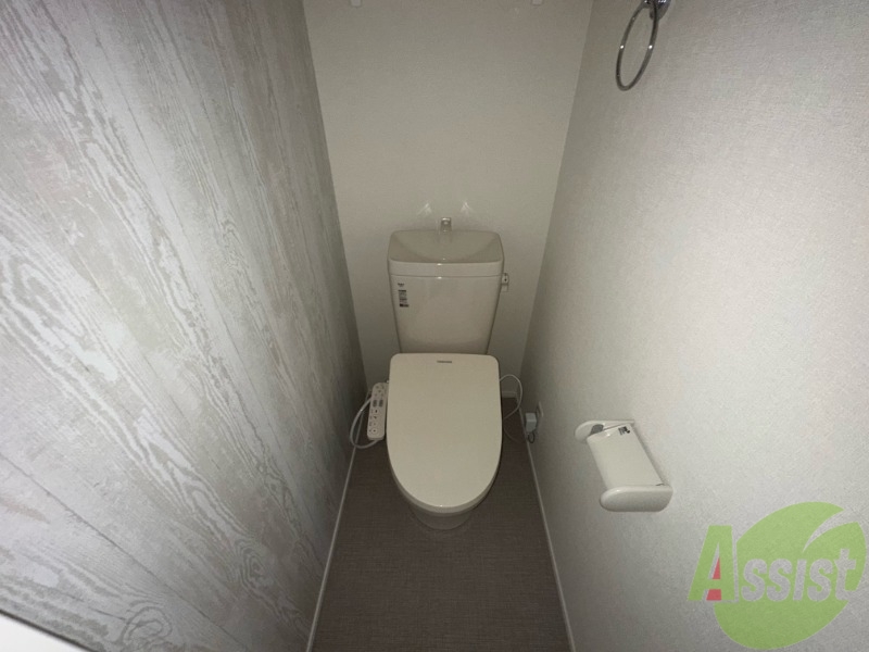 トイレ　温水洗浄便座付きのトイレは、使用しやすくうれしいですね。
