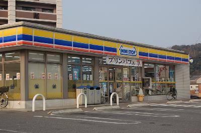 コンビニ　ミニストップ（コンビニ）まで112m