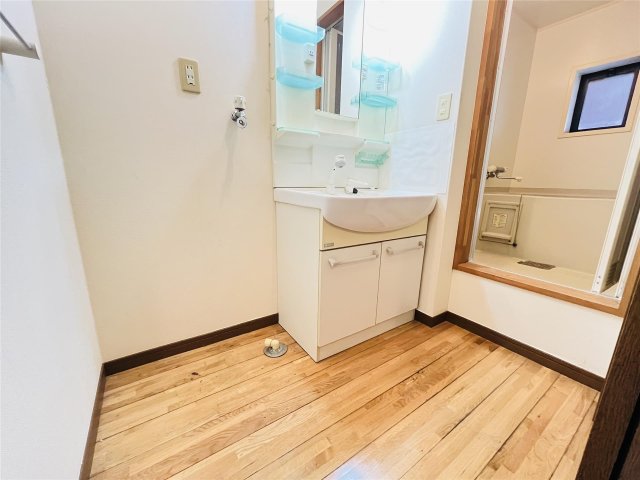 洗面設備　忙しい朝には欠かせない洗面所です