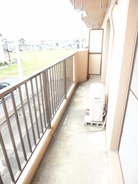 バルコニー　※同タイプの別の部屋の参考写真です。