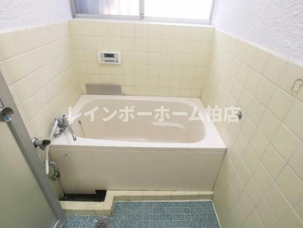 バス・シャワールーム　コンパクトで使いやすいお風呂です