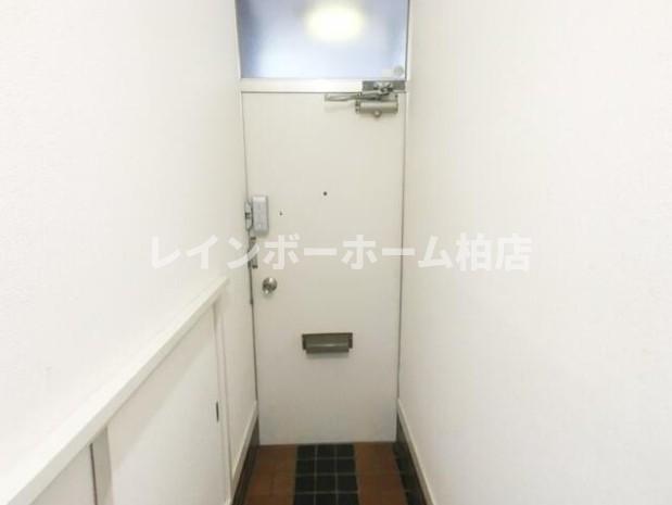 玄関　シューズボックスがあります