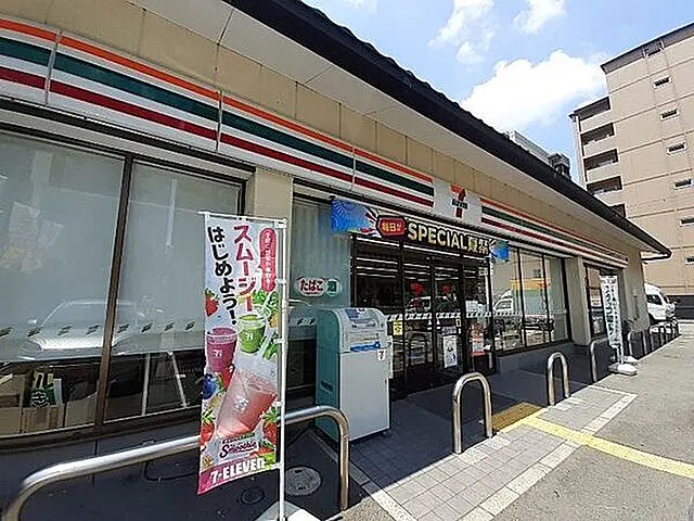 コンビニ　セブンイレブン 京都西大路八条北店（コンビニ）まで205m