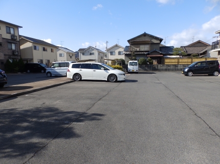 駐車場　駐車スペースもあります