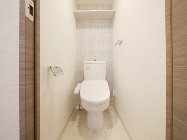 阪急宝塚線 三国駅 徒歩5分 11階建 築6年のトイレ写真