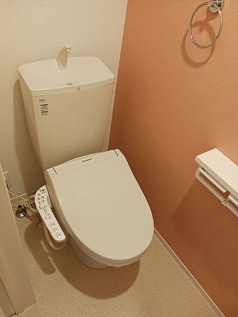 湘南新宿ライン高海 高崎問屋町駅 徒歩17分 2階建 築8年のトイレ写真