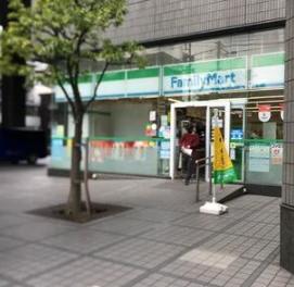 コンビニ　ファミリーマート 三田一丁目店（コンビニ）まで160m