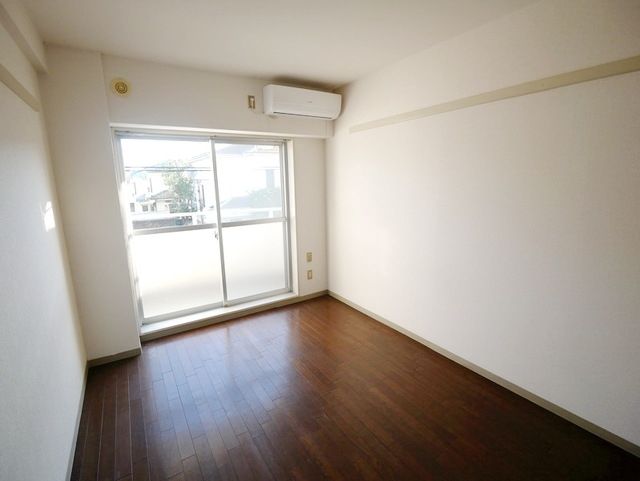 ビレッジコア八王子の居間写真