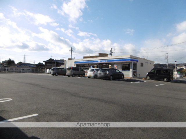 コンビニ　ローソン（コンビニ）まで680m
