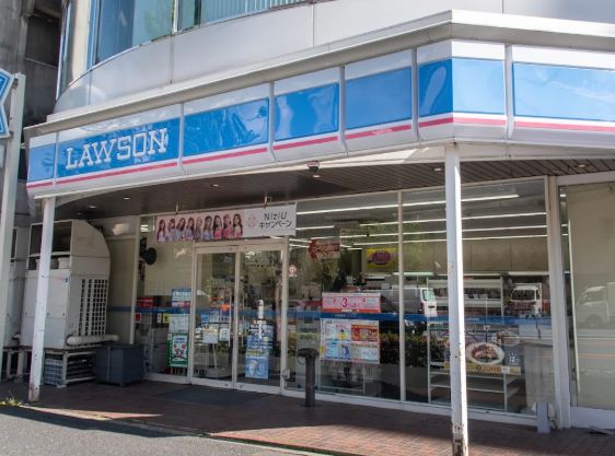 コンビニ　ローソン 新宿富久町店（コンビニ）まで449m