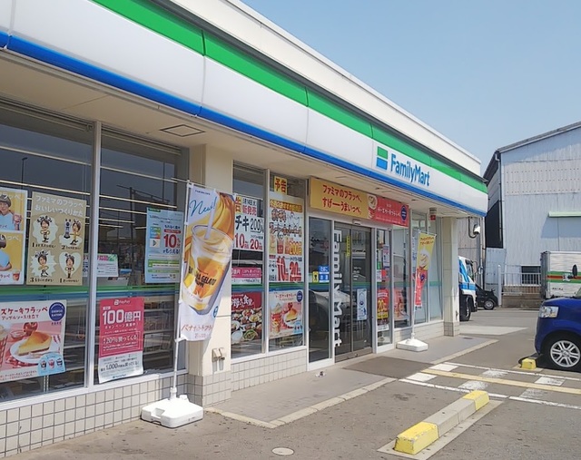 コンビニ　ファミリーマート堺海山町店（コンビニ）まで764m