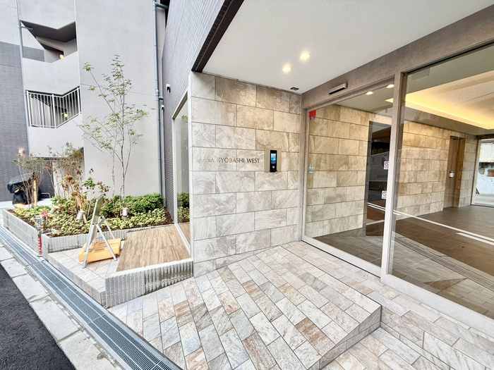 ArtizA京橋WESTの外観写真