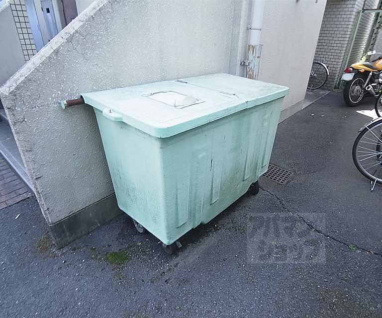 その他　ゴミボックスがあるのでカラスや野良猫が心配な方にもオス...