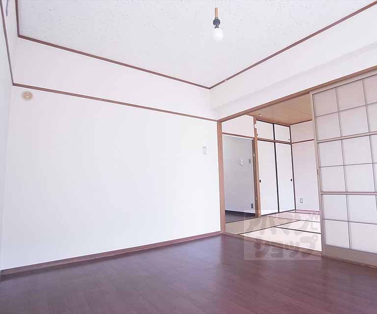 居室・リビング　きれいな洋室です