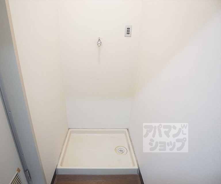 その他設備　室内設置の洗濯パンです
