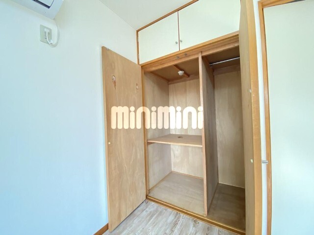 収納　同一物件、別部屋の写真です。