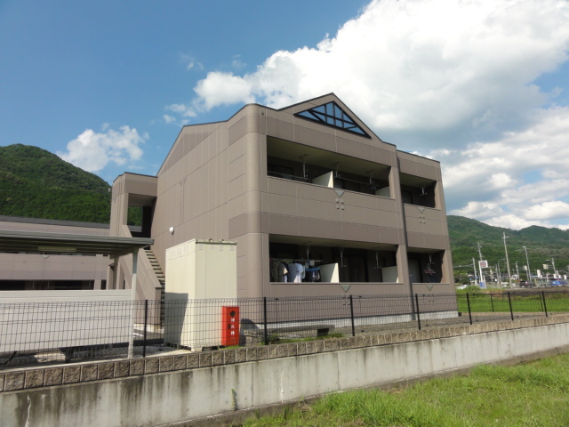 建物外観　外観写真（昼）