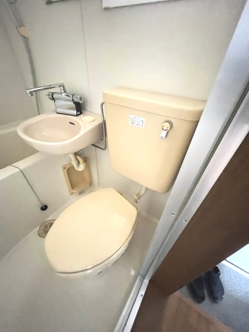 ＪＲ牟岐線 阿波橘駅 徒歩9分 2階建 築31年のトイレ写真