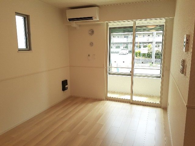 サンシャインビレッジ・Kの居間写真