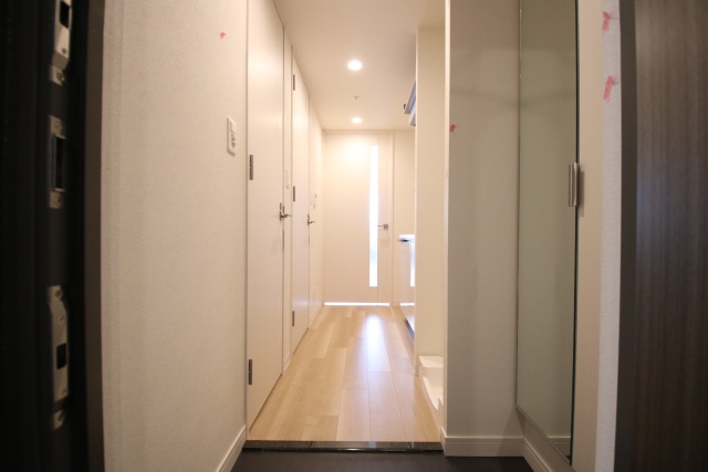 玄関　※違う階のお部屋の参考写真です。