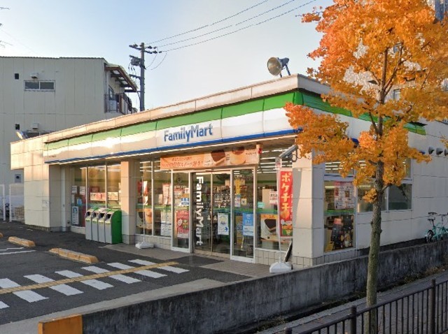 コンビニ　ファミリーマート　豊中長興寺（コンビニ）まで372m