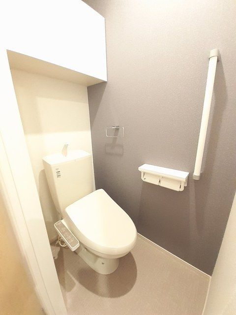 ＪＲ中央線 西八王子駅 徒歩6分 3階建 築3年のトイレ写真