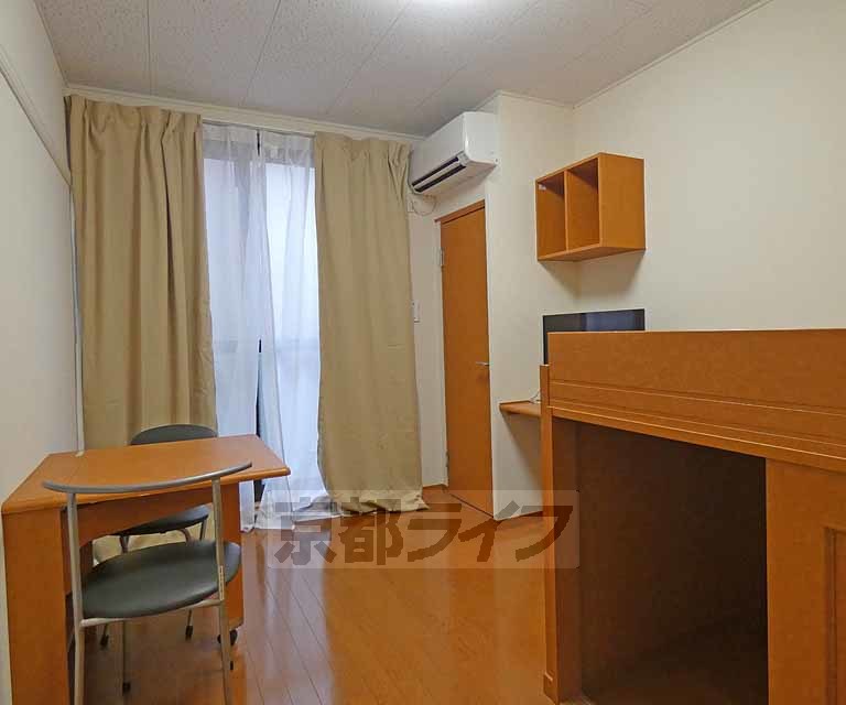 レオパレスフージー桃山の居間写真