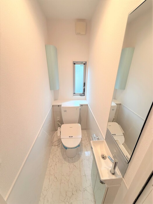 井の頭2丁目戸建のトイレ写真