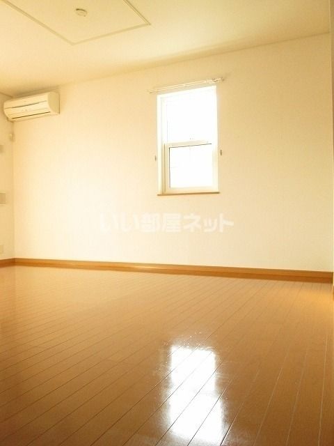 プルメリアCの居間写真