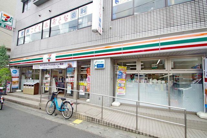 コンビニ　セブンイレブン（コンビニ）まで392m