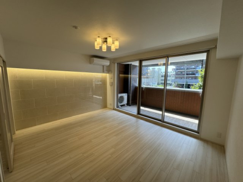 プレジオ西宮今津の居間写真
