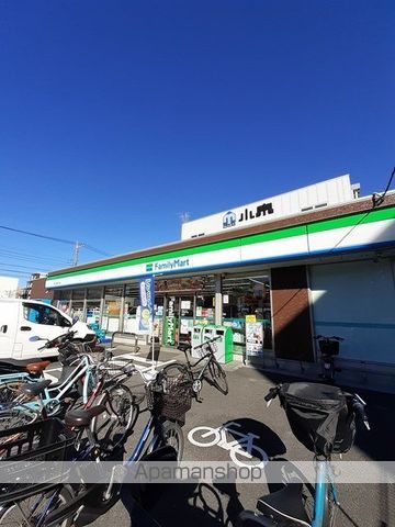 コンビニ　ファミリーマート（コンビニ）まで357m