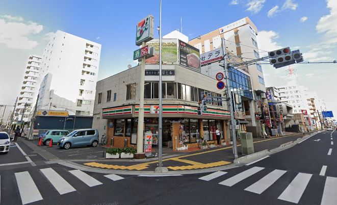 コンビニ　セブンイレブン宇都宮駅東口店（コンビニ）まで250m