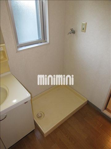その他部屋・スペース　室内洗濯機置場で冬場の洗濯もらくらくです。