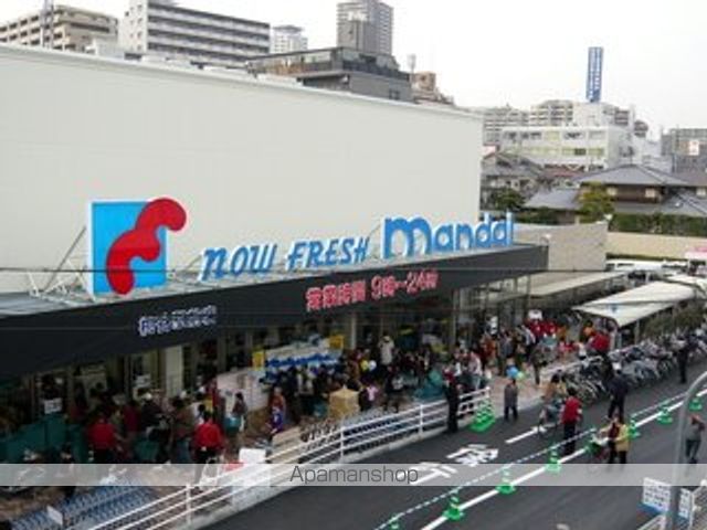 スーパー　万代桃谷駅前店（スーパー）まで727m