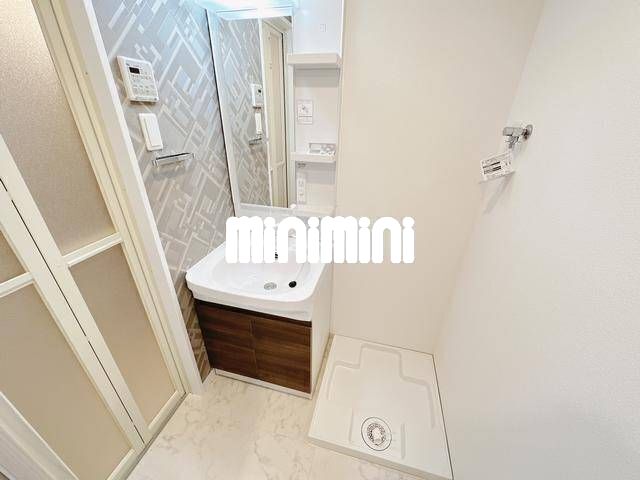 洗面設備　＊同タイプの部屋の写真です