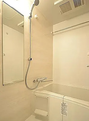 バス・シャワールーム　別部屋の画像を使用しております。
