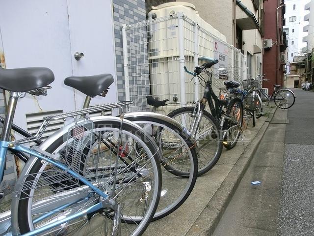 都営新宿線 森下駅 徒歩7分 5階建 築32年の外観写真