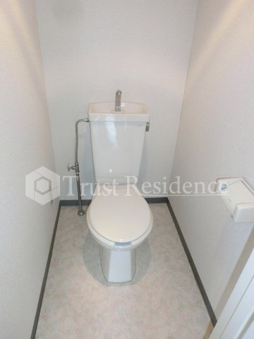 都営新宿線 森下駅 徒歩7分 5階建 築32年のトイレ写真