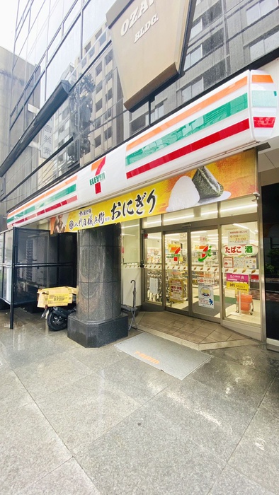 コンビニ　セブンイレブン（コンビニ）まで149m