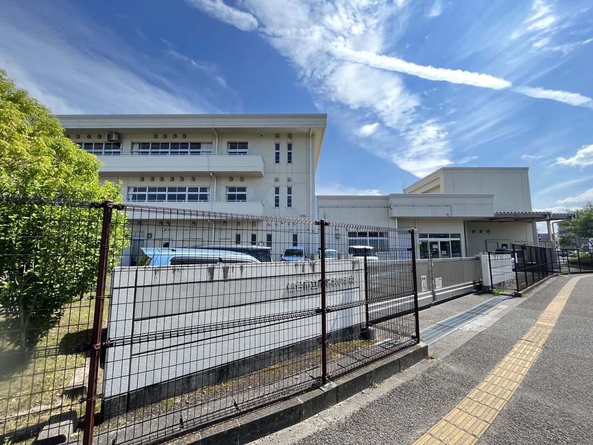小学校　仙台市立市名坂小学校（小学校）まで1107m