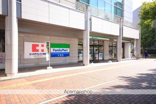 コンビニ　ファミリーマート（コンビニ）まで499m
