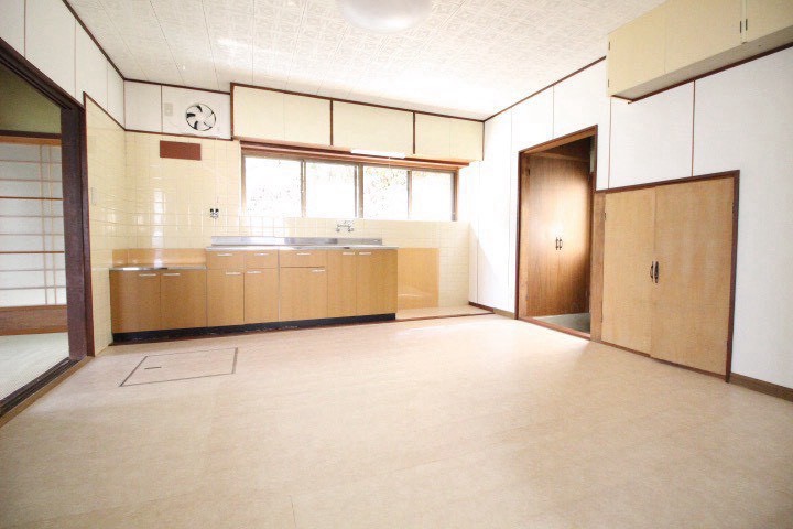 ＪＲ山陽本線 新倉敷駅 徒歩45分 2階建 築71年のキッチン写真