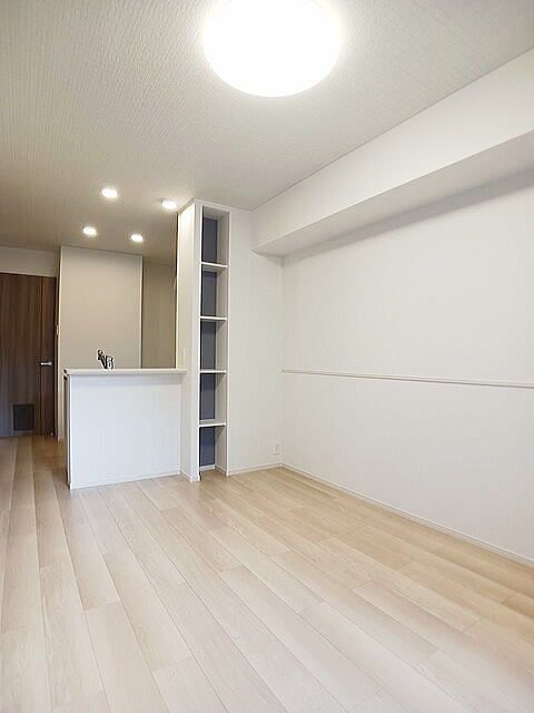 コンフォース IIの居間写真
