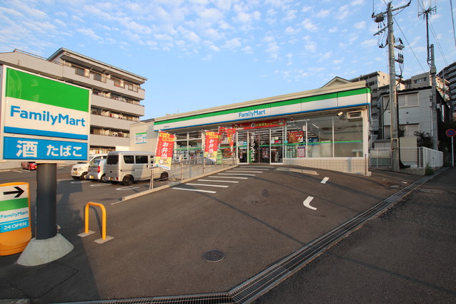 コンビニ　ファミリーマート　藤沢藤が岡店（コンビニ）まで120m