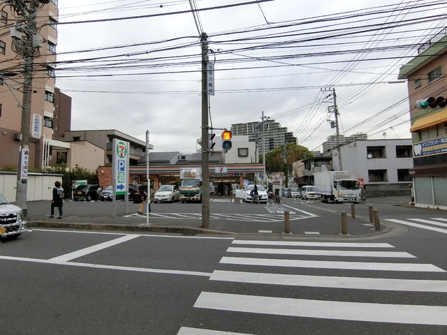 コンビニ　セブン－イレブン　藤沢朝日町店（コンビニ）まで500m